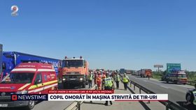 VIDEO Un copil de 10 ani a murit în mașina strivită de TIR-uri. Alte patru persoane au fost rănite
